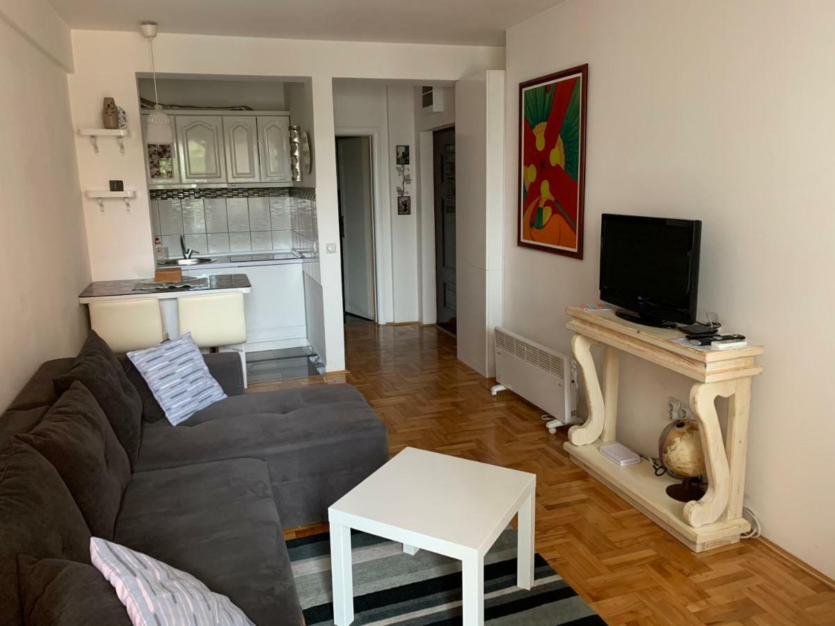 Trident Apartments Ni Eksteriør billede